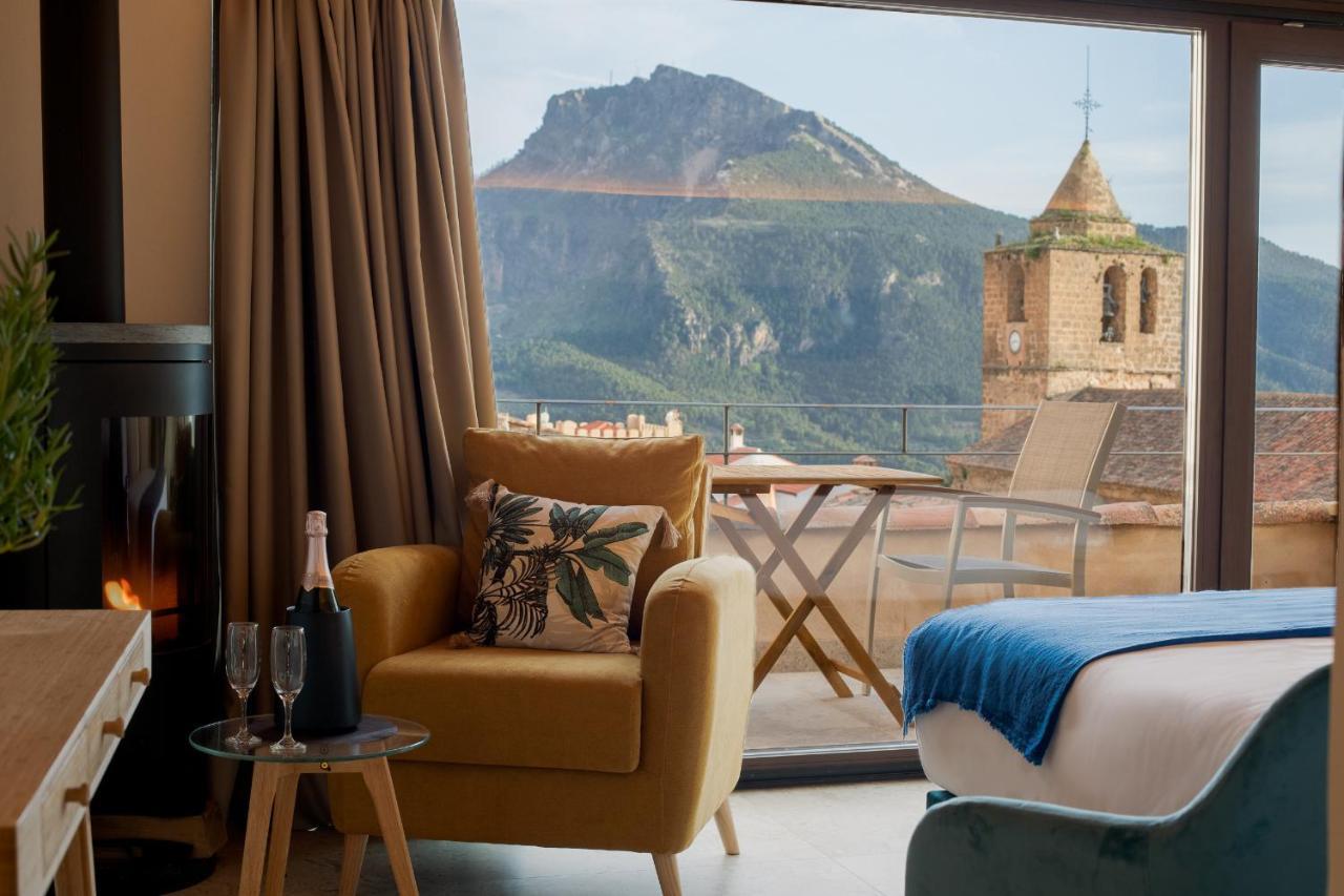Hotel Poeta Jorge Manrique セグラ・デ・ラ・シエラ エクステリア 写真