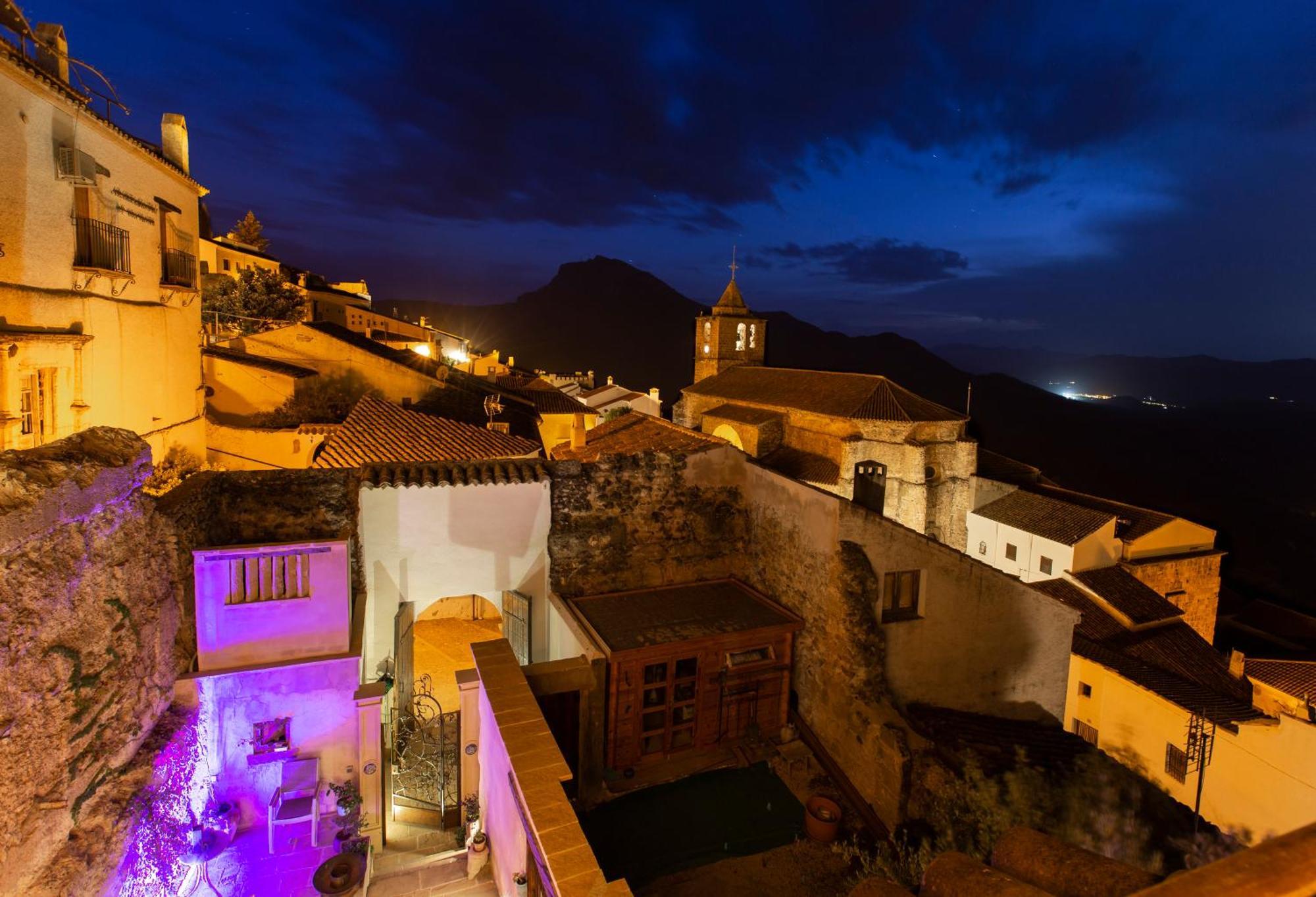 Hotel Poeta Jorge Manrique セグラ・デ・ラ・シエラ エクステリア 写真